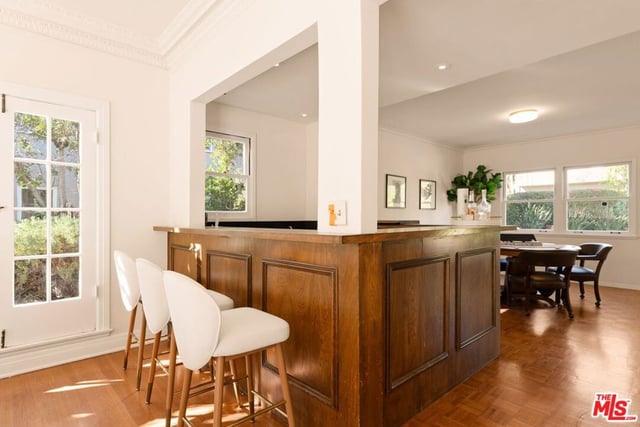 441 S Muirfield Road, Los Angeles, CA 90020 — photo 12 of 32