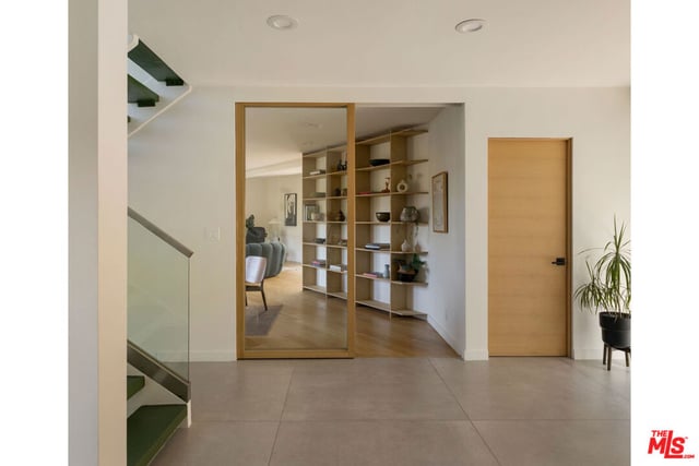 3750 Arbolada Road, Los Angeles, CA 90027 — photo 4 of 36