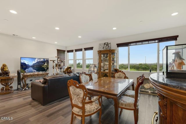 1054 Canal Street, Oxnard, CA 93035 — photo 7 of 24