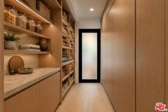 1130 N Poinsettia Place, West Hollywood, CA 90046 — photo 11 of 47