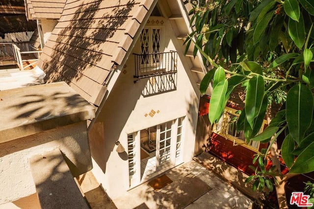 8337 Lookout Mountain Avenue, Los Angeles, CA 90046 — photo 32 of 39