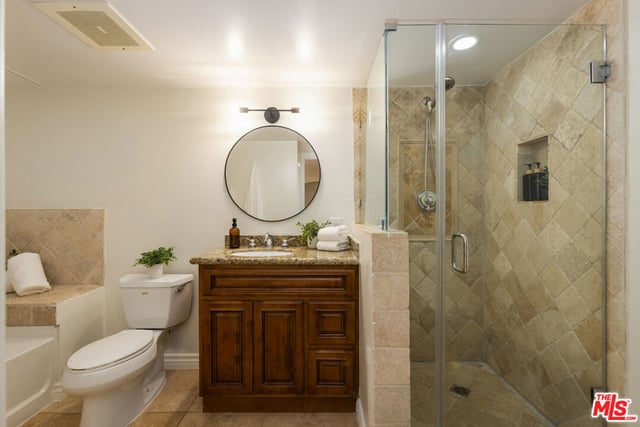 4733 Elmwood Avenue 102, Los Angeles, CA 90004 — photo 23 of 31