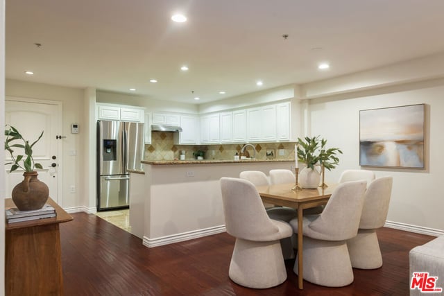 4733 Elmwood Avenue 102, Los Angeles, CA 90004 — photo 8 of 31