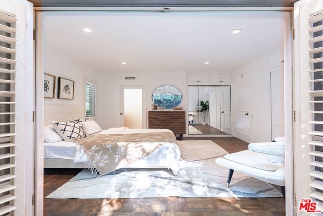 2559 Hutton Drive, Los Angeles, CA 90210 — photo 25 of 32