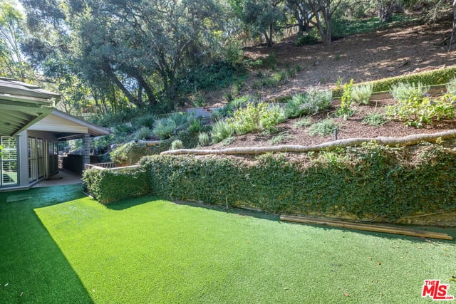2559 Hutton Drive, Los Angeles, CA 90210 — photo 28 of 32