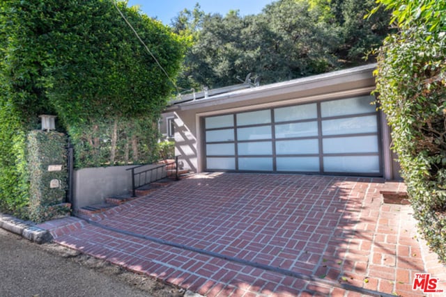 2559 Hutton Drive, Los Angeles, CA 90210 — photo 31 of 32