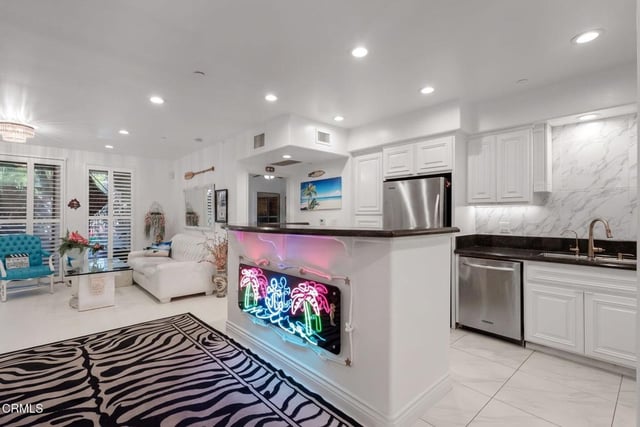 4336 Tradewinds Drive, Oxnard, CA 93035 — photo 8 of 34