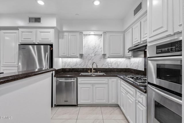 4336 Tradewinds Drive, Oxnard, CA 93035 — photo 9 of 34