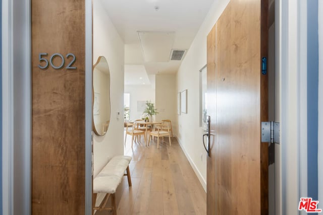 105 S Mariposa Avenue 502, Los Angeles, CA 90004 — photo 2 of 47
