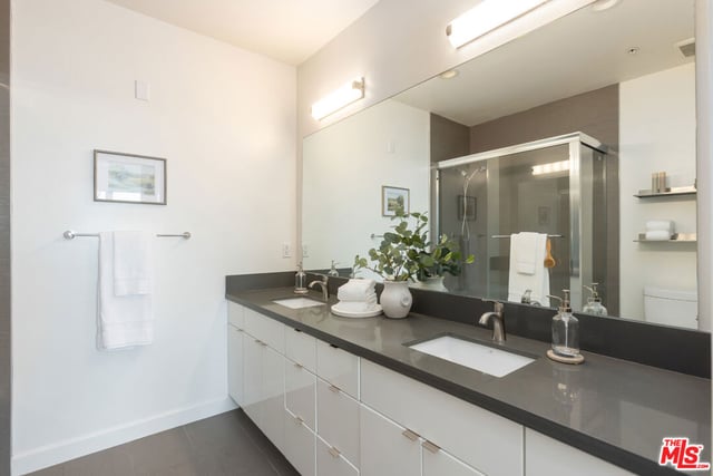 105 S Mariposa Avenue 502, Los Angeles, CA 90004 — photo 35 of 47