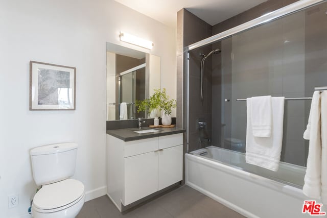 105 S Mariposa Avenue 502, Los Angeles, CA 90004 — photo 41 of 47