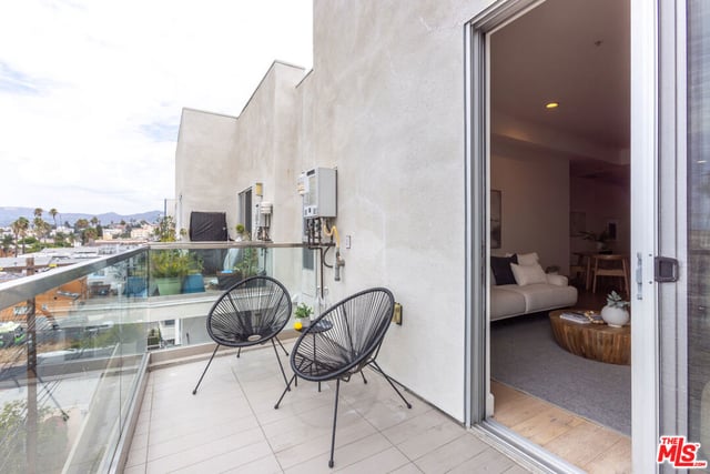105 S Mariposa Avenue 502, Los Angeles, CA 90004 — photo 43 of 47