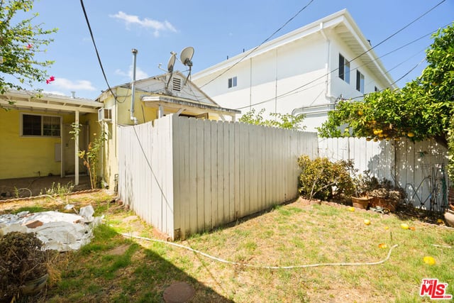 8511 Melvil Street, Los Angeles, CA 90034 — photo 13 of 23