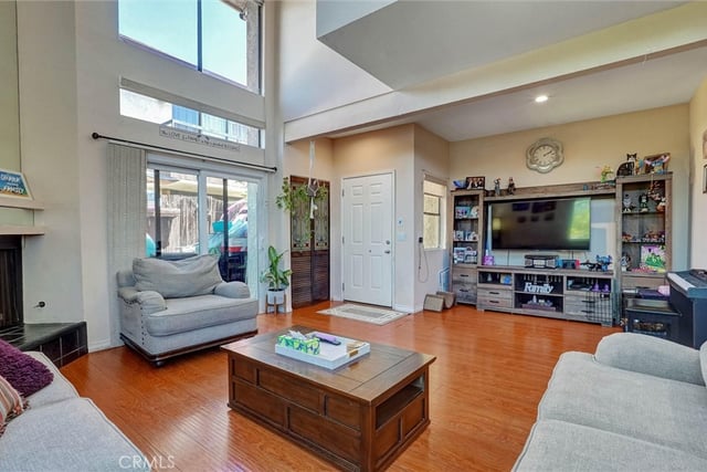 6323 Reseda 1, Reseda, CA 91335 — photo 3 of 30