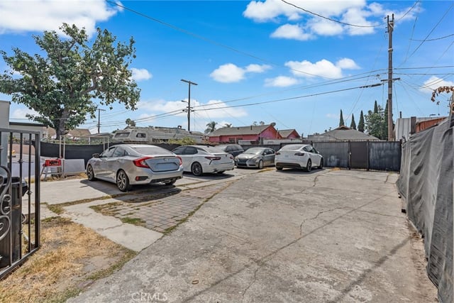 1302 E 48th Place, Los Angeles, CA 90011 — photo 10 of 31