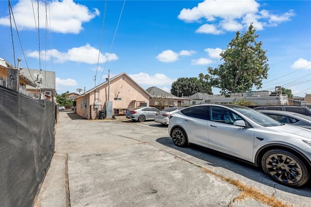 1302 E 48th Place, Los Angeles, CA 90011 — photo 11 of 31