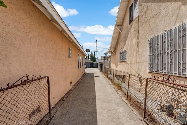 1302 E 48th Place, Los Angeles, CA 90011 — photo 12 of 31