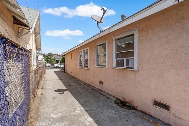 1302 E 48th Place, Los Angeles, CA 90011 — photo 13 of 31