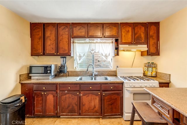 1302 E 48th Place, Los Angeles, CA 90011 — photo 20 of 31