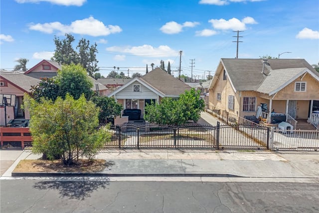 1302 E 48th Place, Los Angeles, CA 90011 — photo 5 of 31