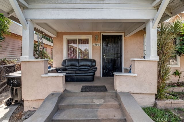 1302 E 48th Place, Los Angeles, CA 90011 — photo 6 of 31