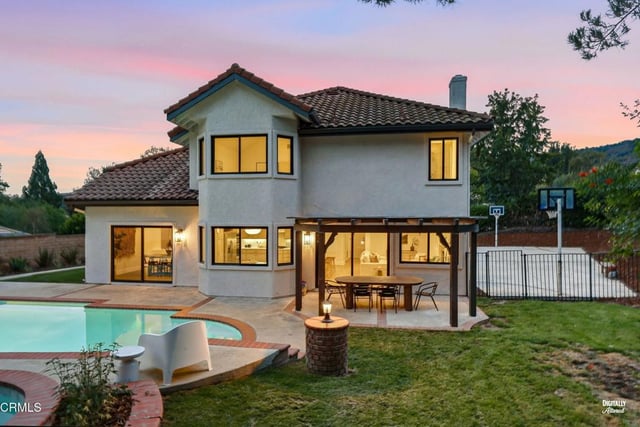 947 Golden Crest Avenue, Thousand Oaks, CA 91320 — photo 3 of 48