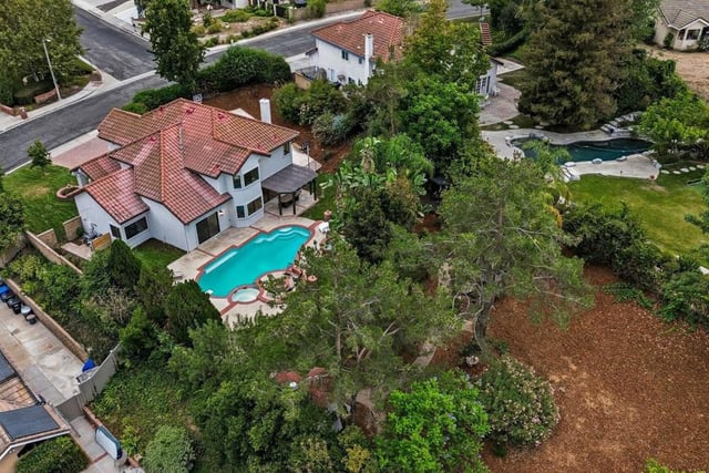 947 Golden Crest Avenue, Thousand Oaks, CA 91320 — photo 4 of 48