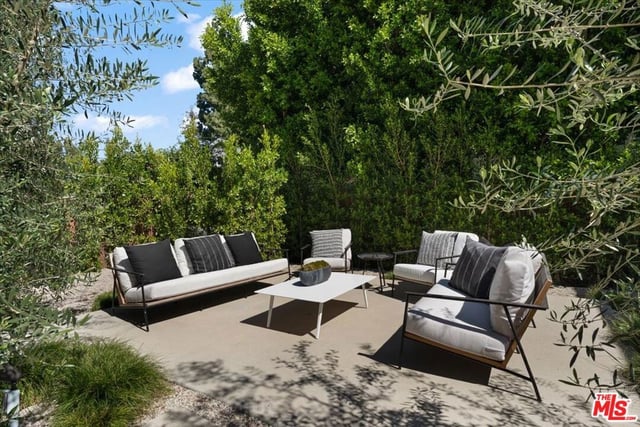 3848 Vantage Avenue, Los Angeles, CA 91604 — photo 40 of 43