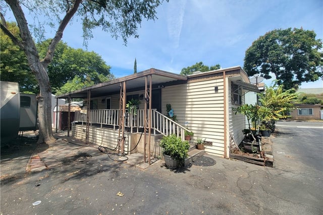 300 E Arbor St 18, Long Beach, CA 90805 — photo 3 of 12