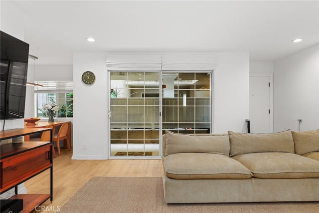 1228 14th Street 103, Santa Monica, CA 90404 — photo 2 of 30