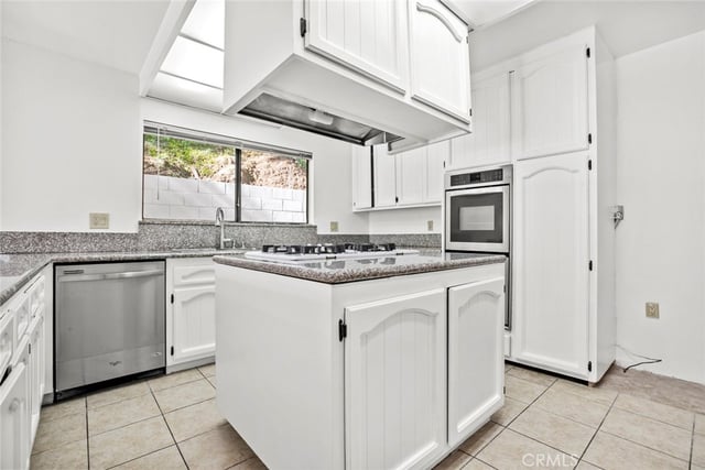 1321 Greenbriar, Glendale, CA 91207 — photo 18 of 56
