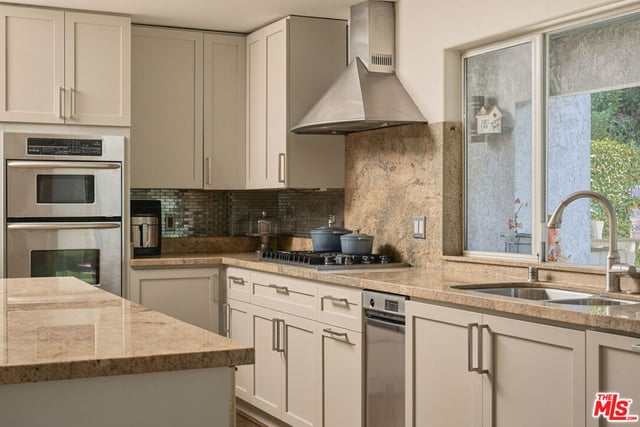 5506 Goodland Avenue, Valley Village, CA 91607 — photo 14 of 37