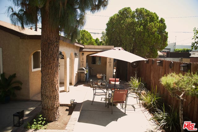 8804 Ilex Avenue, Los Angeles, CA 91352 — photo 5 of 24