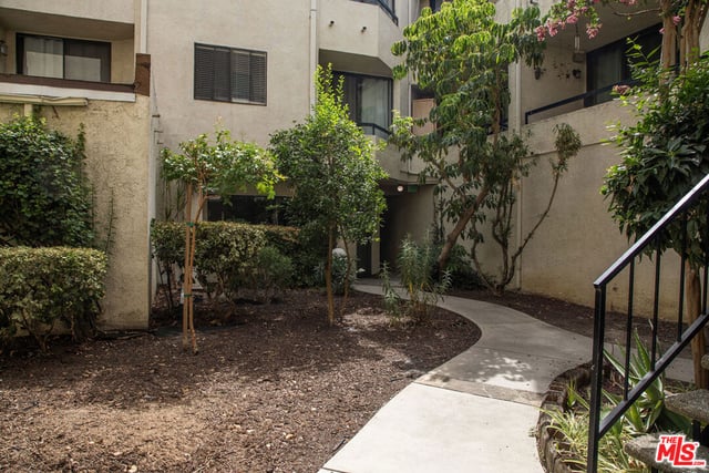 6323 Reseda Boulevard 44, Tarzana, CA 91335 — photo 20 of 24