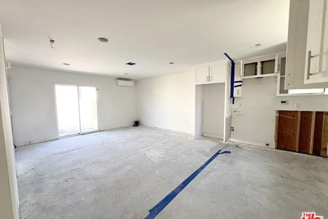 433 W 94th Street, Los Angeles, CA 90003 — photo 27 of 37