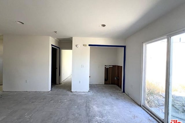 433 W 94th Street, Los Angeles, CA 90003 — photo 29 of 37