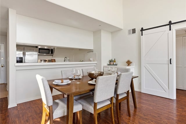 11044 Acama Street 302, Studio City, CA 91602 — photo 16 of 49