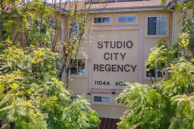 11044 Acama Street 302, Studio City, CA 91602 — photo 41 of 49