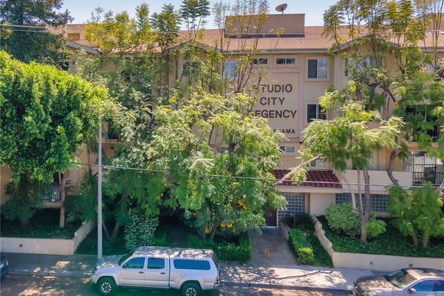 11044 Acama Street 302, Studio City, CA 91602 — photo 42 of 49