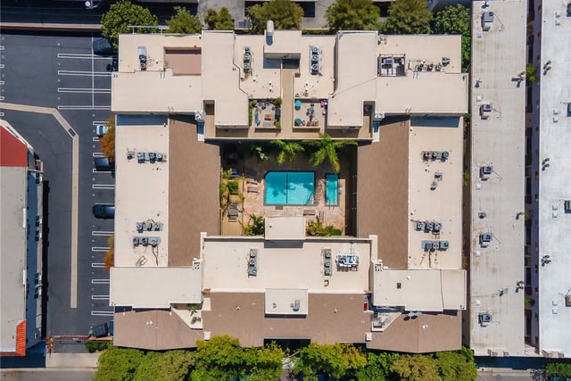 11044 Acama Street 302, Studio City, CA 91602 — photo 49 of 49