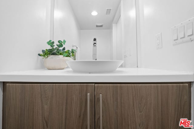 2213 Selig Drive, Los Angeles, CA 90026 — photo 15 of 38