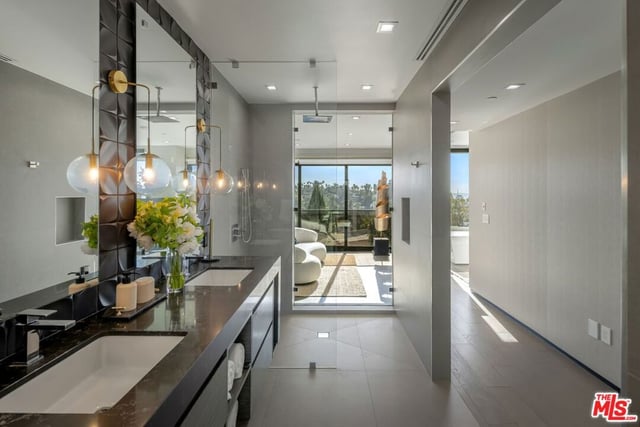 2033 Glencoe Way, Los Angeles, CA 90068 — photo 13 of 26