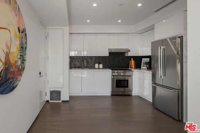 2033 Glencoe Way, Los Angeles, CA 90068 — photo 17 of 26