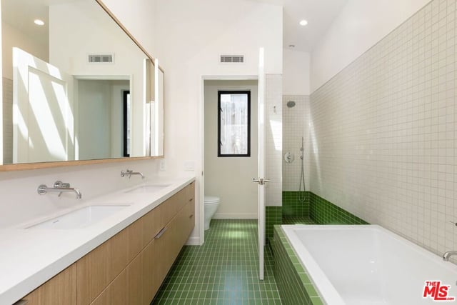 7102 Pacific View Drive, Los Angeles, CA 90068 — photo 19 of 48
