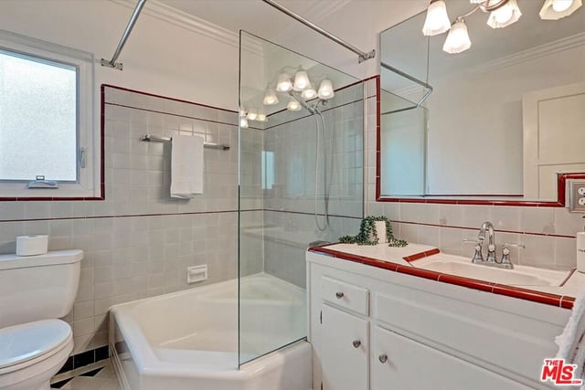 1346 N Crescent Heights Boulevard 1, West Hollywood, CA 90046 — photo 12 of 23