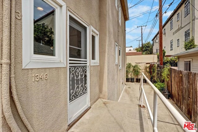 1346 N Crescent Heights Boulevard 1, West Hollywood, CA 90046 — photo 19 of 23