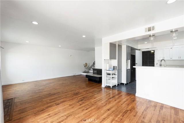8515 Burnet #B Avenue #B, North Hills, CA 91343 — photo 17 of 33