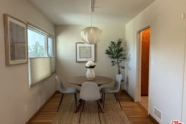 12207 Palms Boulevard, Los Angeles, CA 90066 — photo 4 of 31