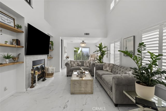 19329 Santa Maria Drive, Newhall, CA 91321 — photo 10 of 54
