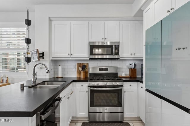 5040 Robles Street, Camarillo, CA 93012 — photo 10 of 38